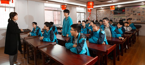 略阳 分类教学，因材施教，采取“一类一方案、一人一目标”的教学方法