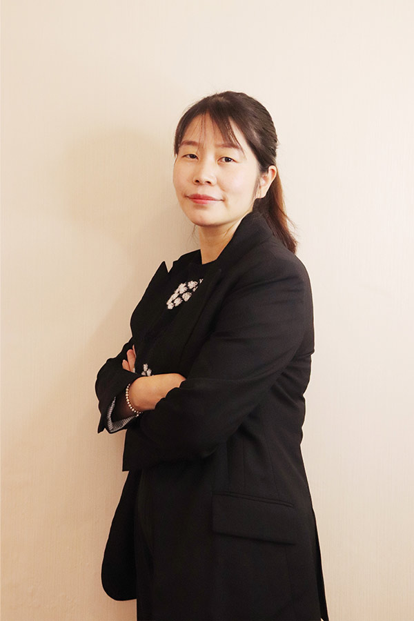 略阳吕瑶 本科学历,毕业于陕西师范大学
